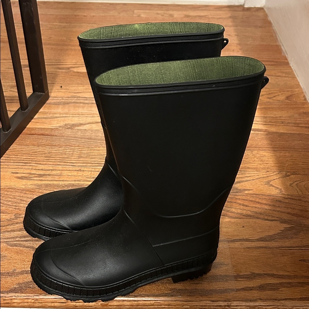 Like New Black Kids Rain Boots